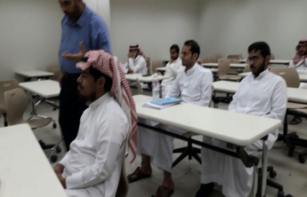 كلية إدارة الأعمال تقيم محاضرة  تثقيفية بعنوان &quot;ريادة الأعمال في المملكة العربية السعودية  ( الواقع  - الآفاق  )&quot;