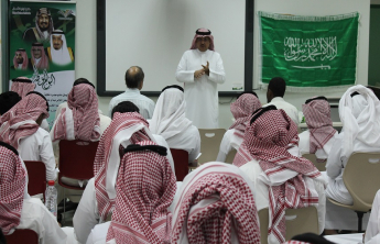 College of Business Administration organizes ceremony on the occasion of National Day and organize an open meeting for New Students 